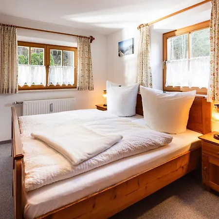 Haus Theresienwiese Apartment Schoenau am Koenigsee